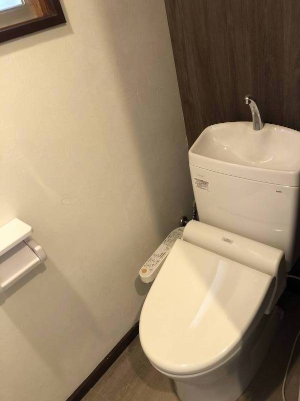 温水洗浄トイレを新設♪
