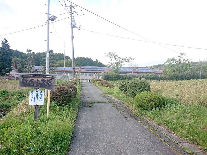 徒歩５分で新庄小学校に着きます！