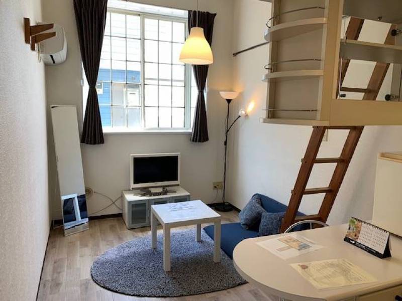 １階角部屋で出窓のある明るいお部屋です！