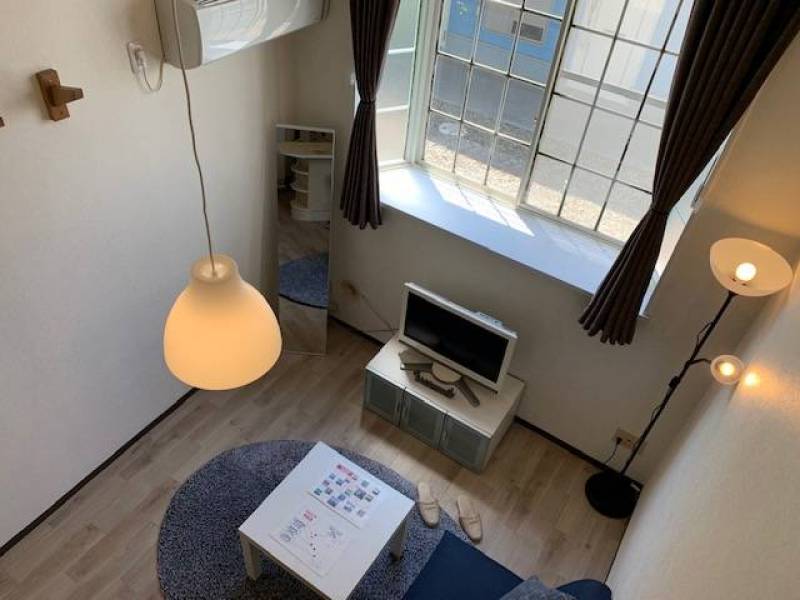 天井高のあるロフト付きの明るいお部屋です♬