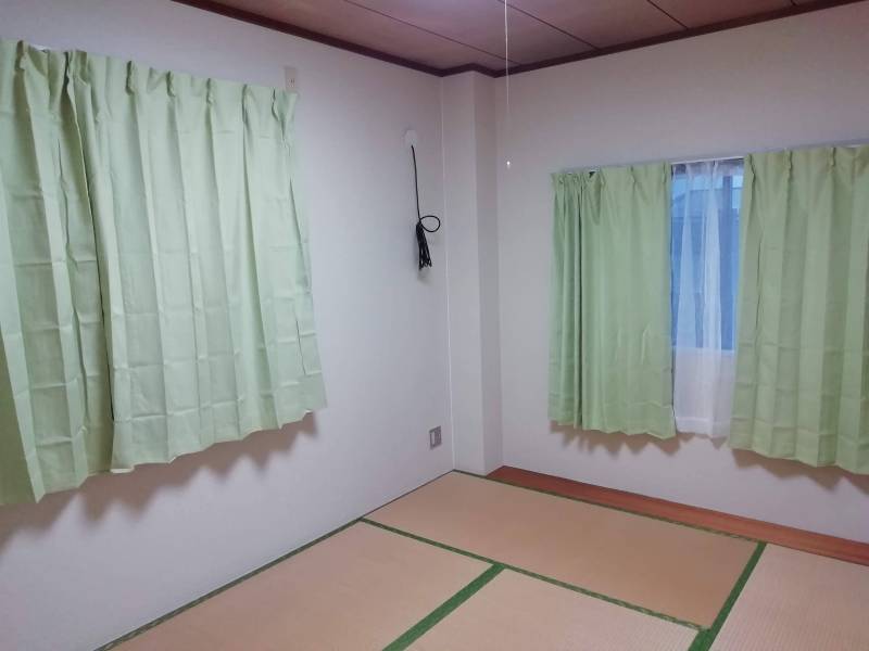 カーテン新品付き