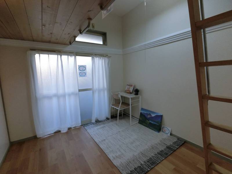 １Kのコンパクトなお部屋です。エアコン新品！！