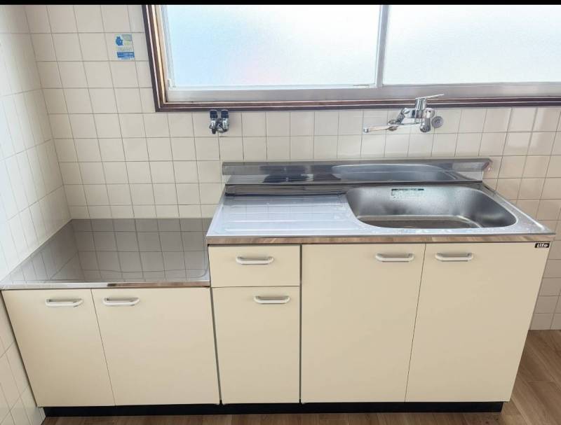 新品流し台交換済み