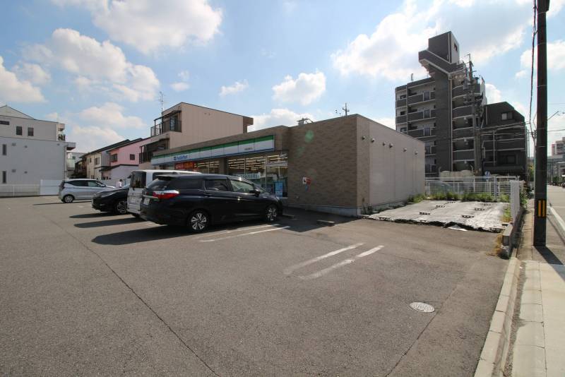 コンビニまで徒歩3分！