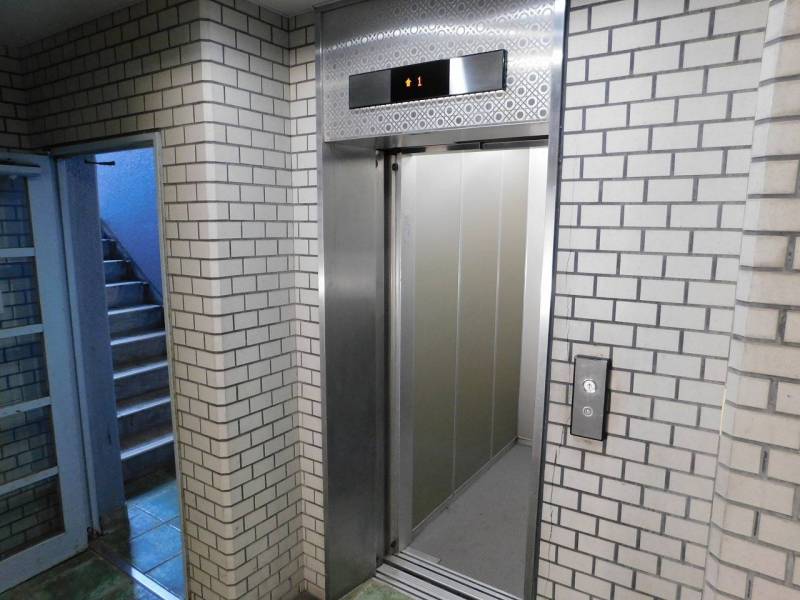 エレベーターは、2019年にリニューアル済みです。