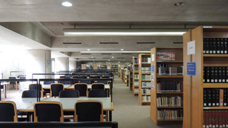 721m  大阪芸術大学図書館