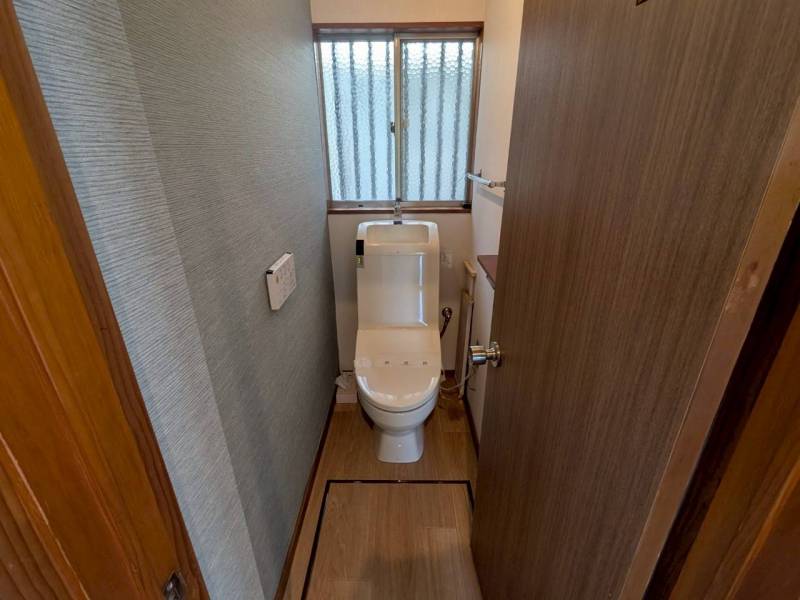 トイレはウォシュレット付きです。