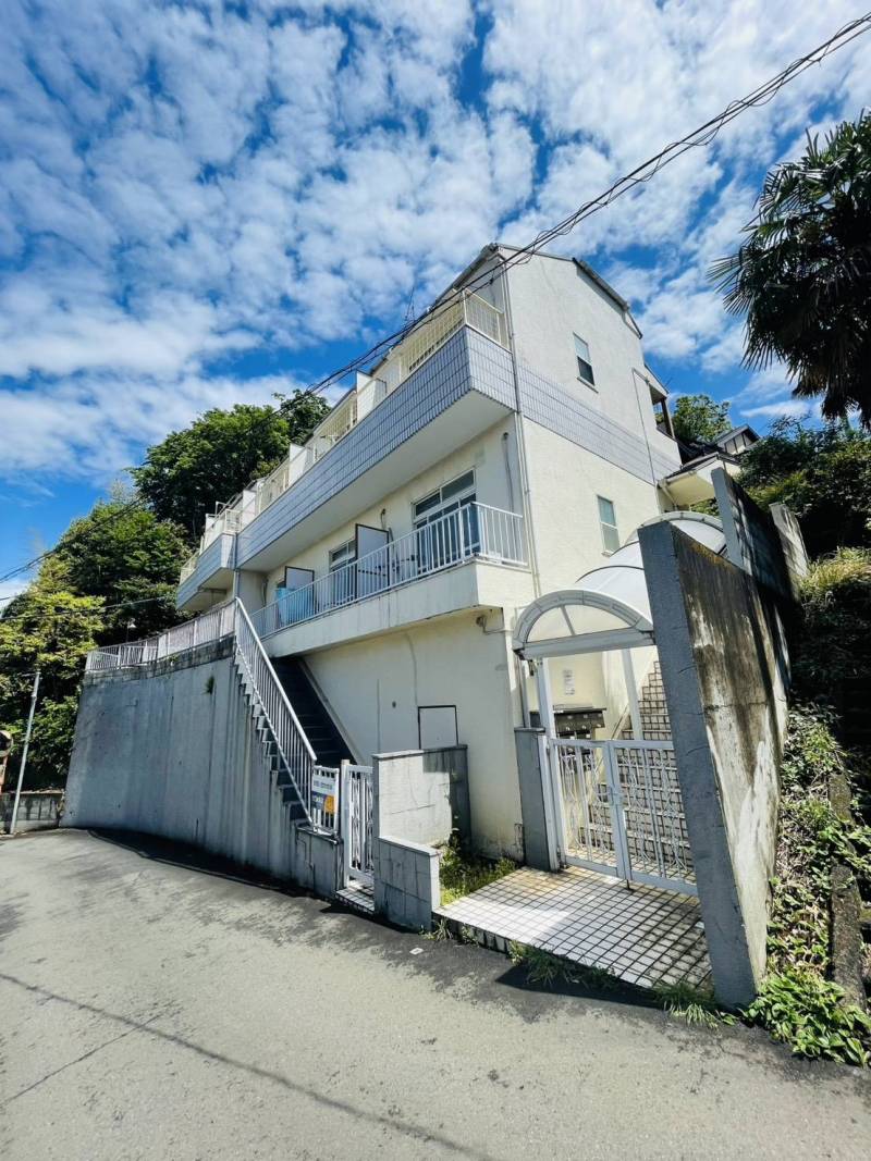 日当たり良好で明るい外観！静かな住宅街で快適な新生活を♪