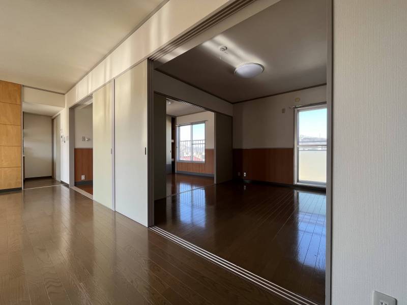 ♬洋室①〔北東側〕♬ＡＣ設置可、Ｓベランダあり！照明付き！