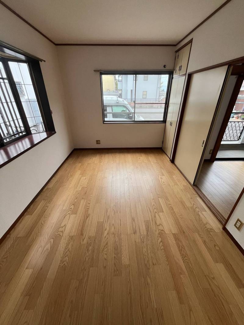 角部屋だけの出窓があります