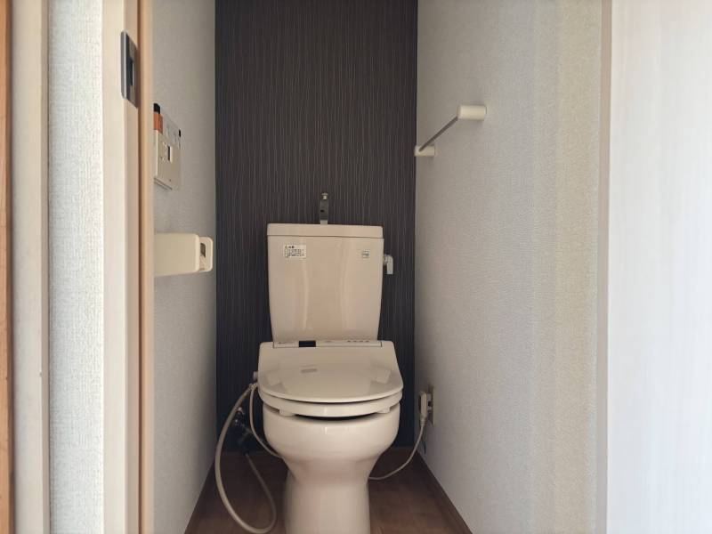 正面にダーク系のアクセントクロス