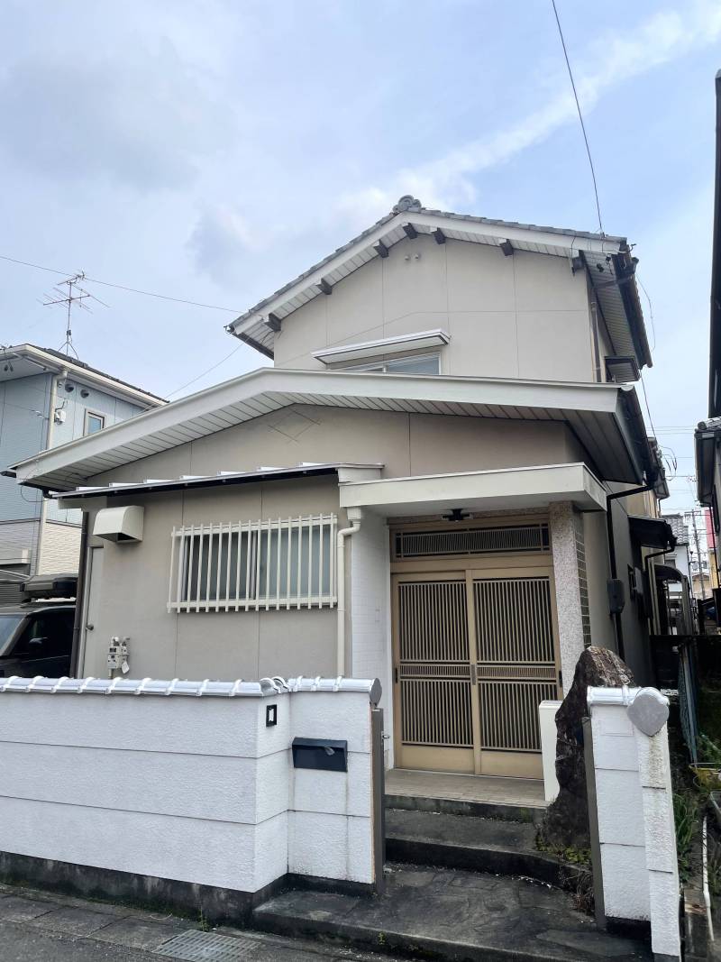 閑静な住宅街にあります。