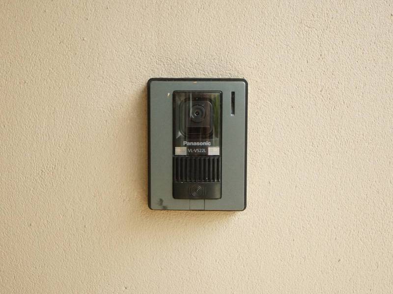 カラーのテレビドアホンを完備しているので、安心です♪