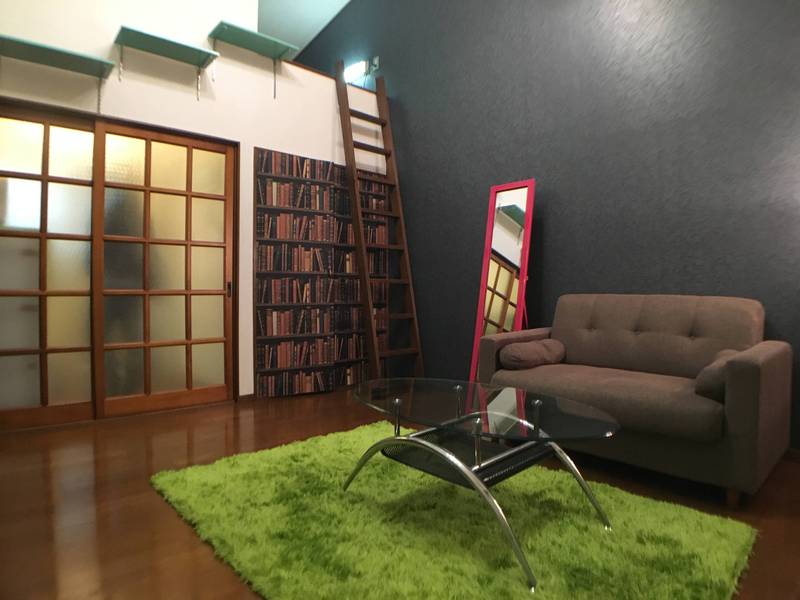 ソファやテーブルもついています。