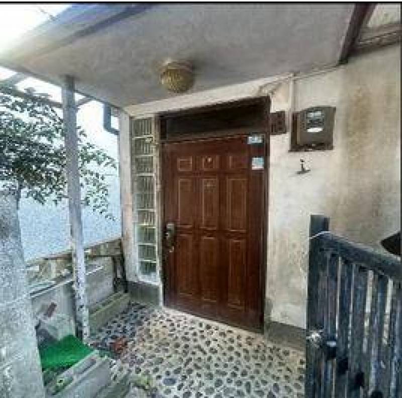 玄関前のスペースに、原付、自転車等も置くことができます