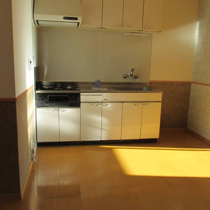 料理が弾みます
３口ビルトインコンロ新品
