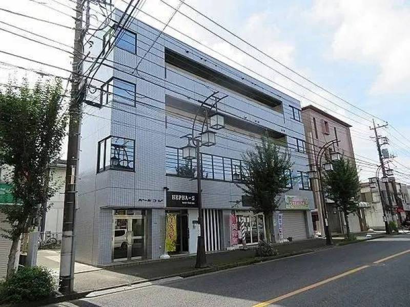 狭山中央通り沿いのRC造の建物です。