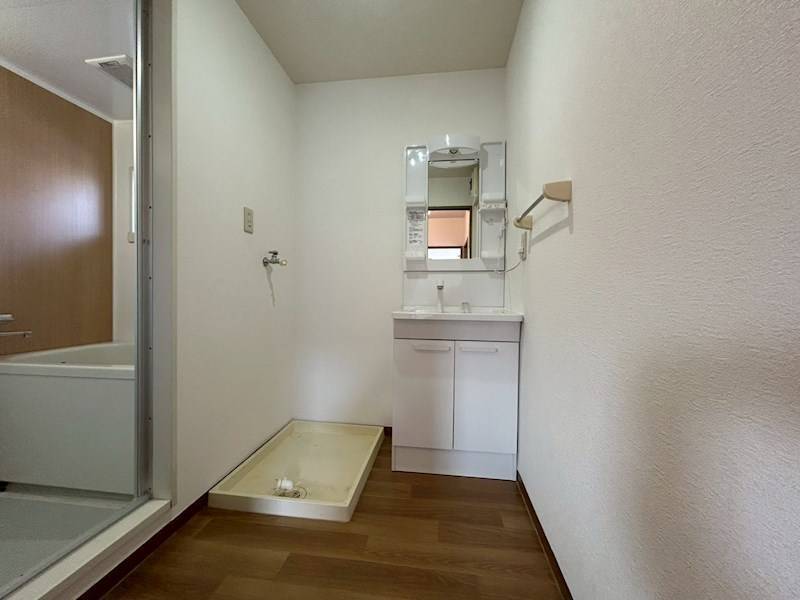 洗面台付きで朝の支度も快適です