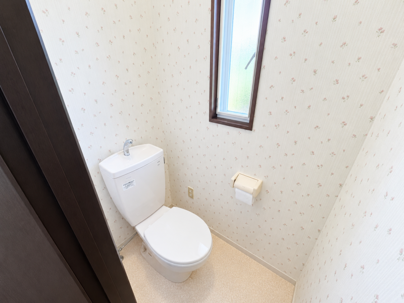 2Fトイレ　各階にトイレ有