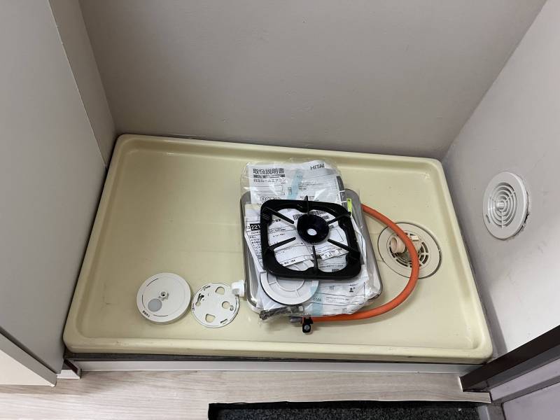 室内洗濯機置き場。（物は一時的に置いてあるだけです）