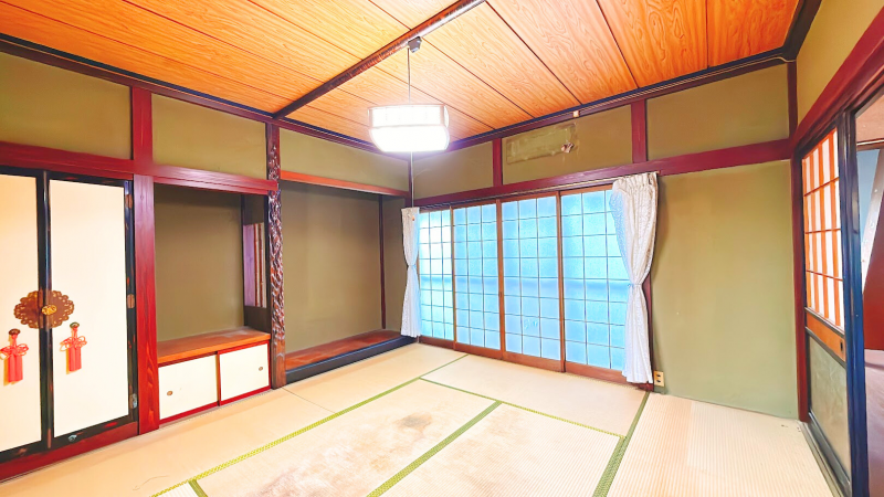 1階の居室。一番奥の部屋です