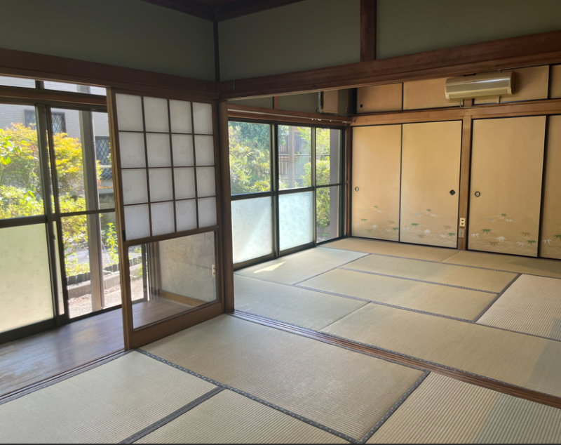 1階の和室です。8畳と6畳のお部屋の間の引き戸は外せば広々♪