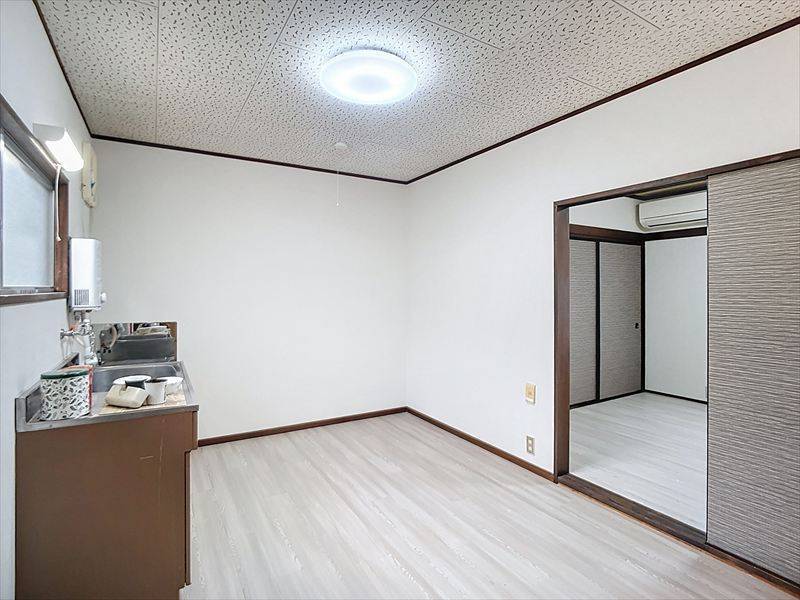 ダイニングキッチン（写真は202号室）