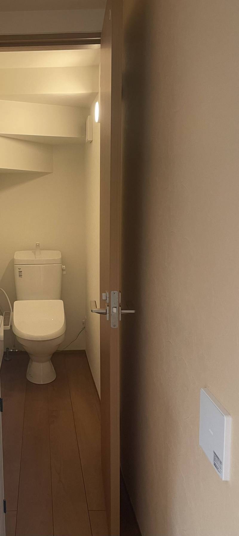 独立トイレも十分な広さがあります。