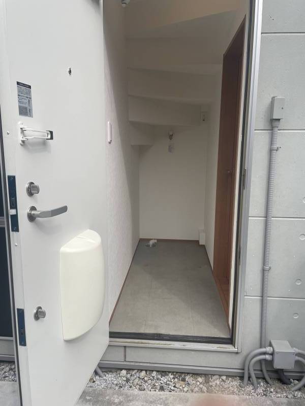 独立した玄関。広いです。