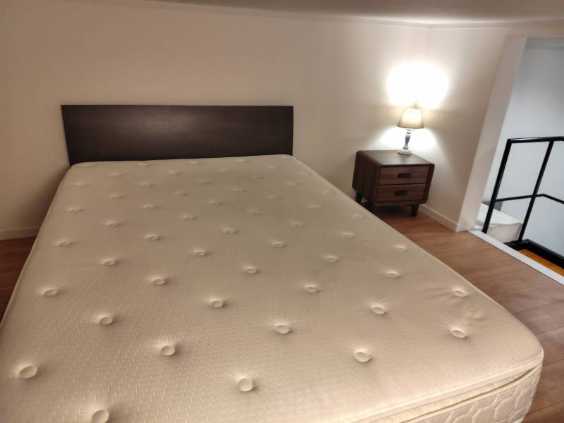 クッション性のある広々としたダブルベッド！