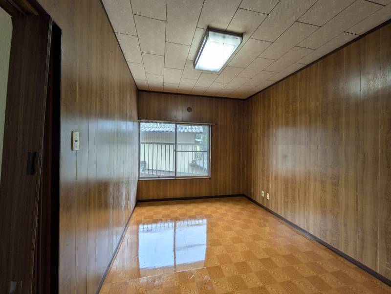 2階にも2部屋あります。趣味の部屋としても使えますね。