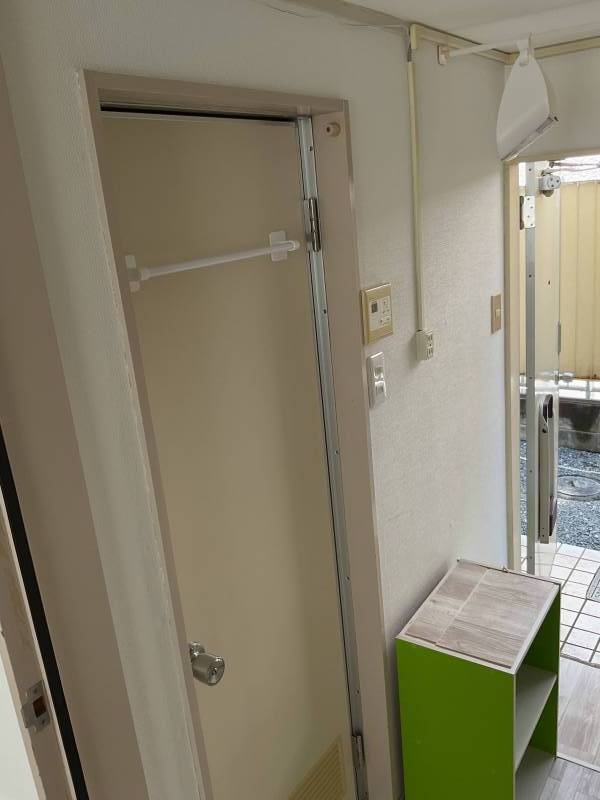 便利な給湯器リモコン、コンセントなど。