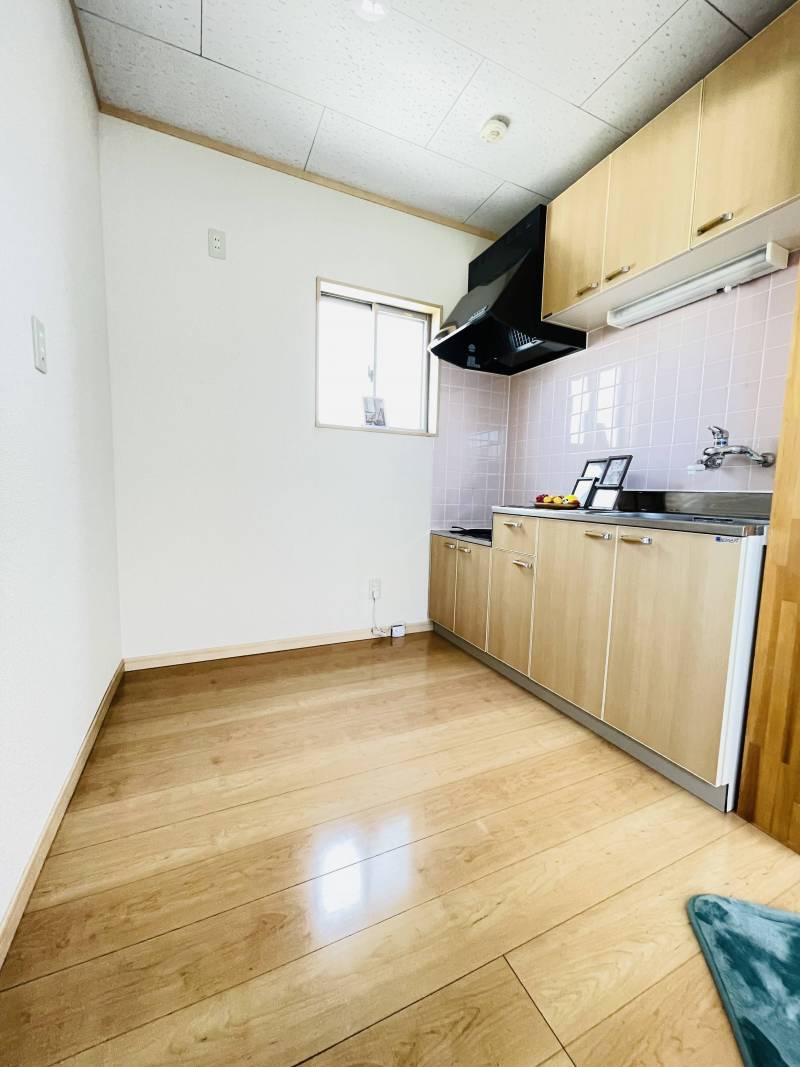 キッチン、新品二口ガスコンロ付き