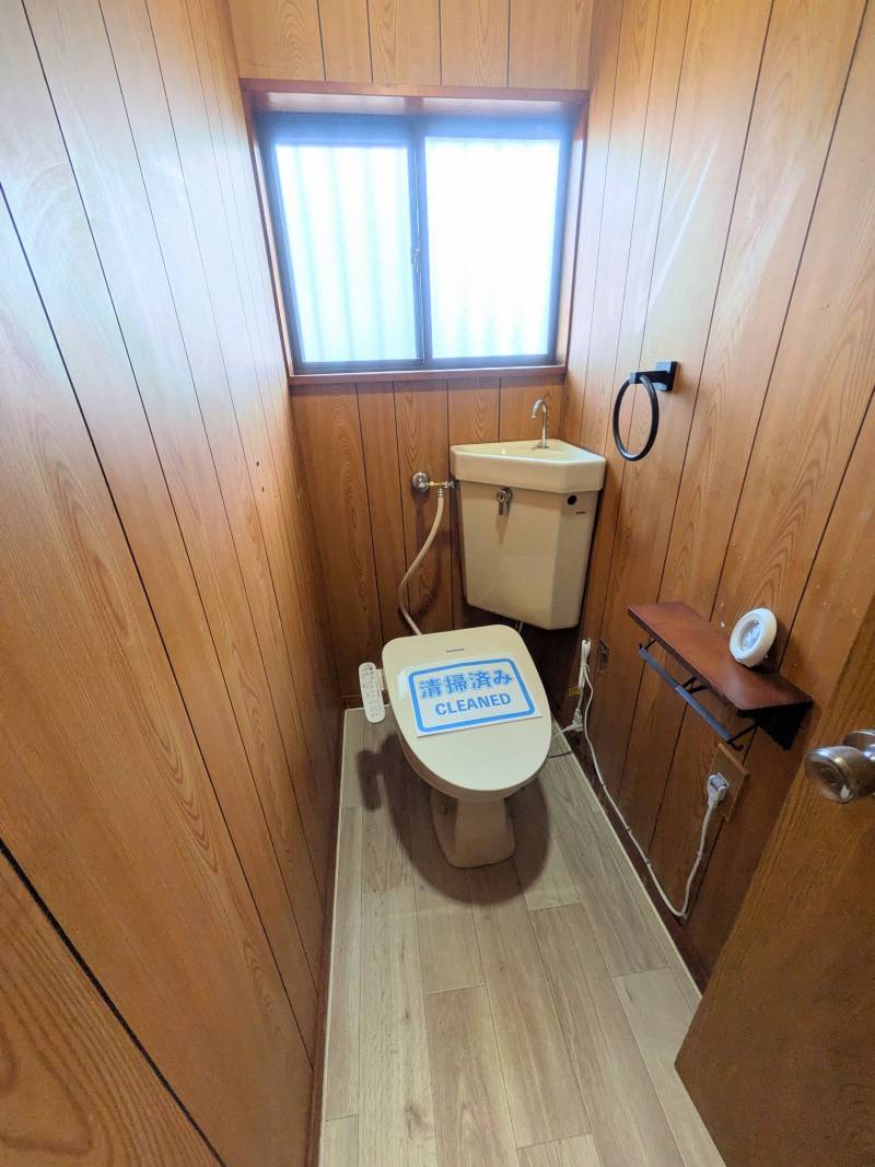 ウォシュレットは新品です。