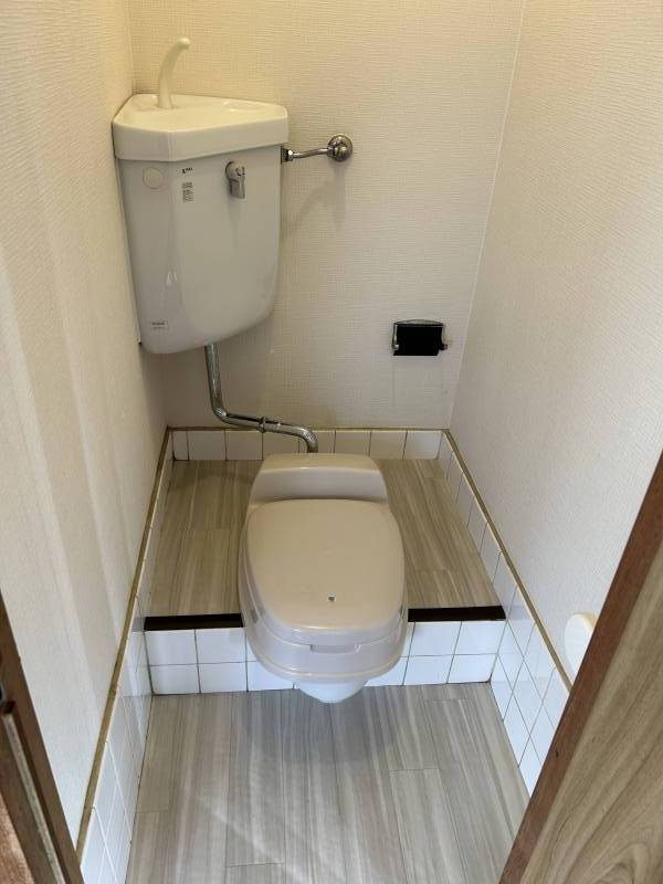 トイレ
（洋式便座カバー設置）