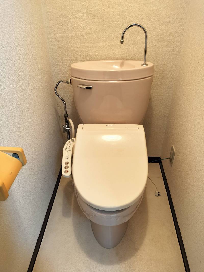 ウォシュレット付きトイレです