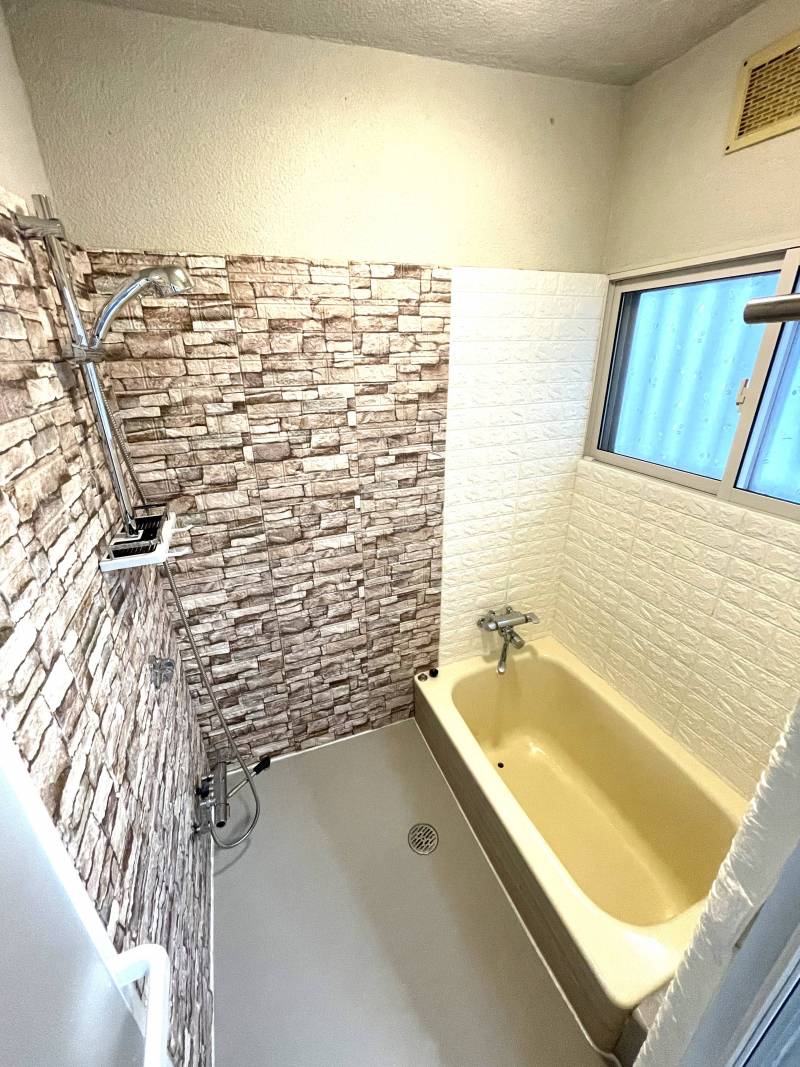 バスルームでは温泉をお楽しみ頂けます。