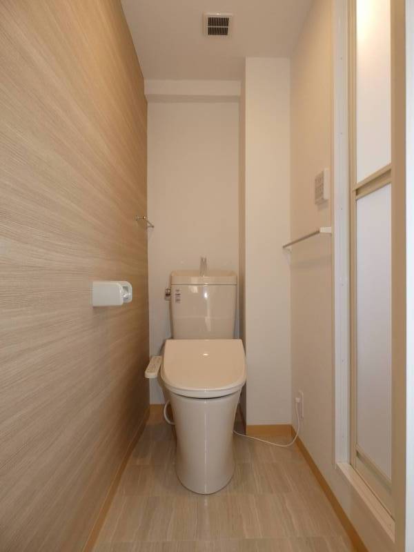 ウォシュレット付節水トイレ