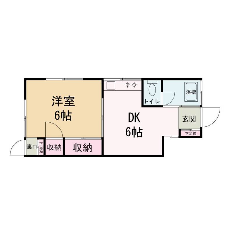 玄関と裏口、２方向から出入り可能です。