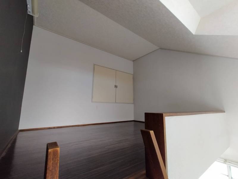 ロフトは高さ190㎝あります。
成人男性でも立ち上がれます