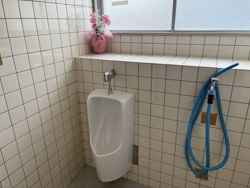 ２階共用男子トイレ