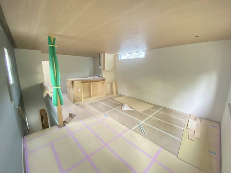 2階リビング♪窓から明るい光が差し込みます♪