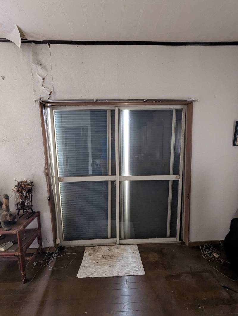 掃出窓が変形して開閉できません。DIY/リフォームは自由！