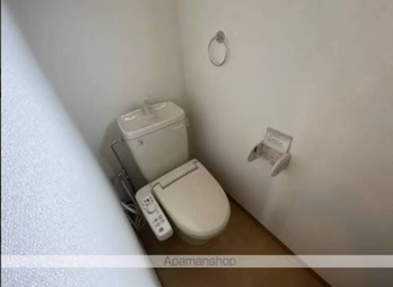 ウォシュレットもついてます