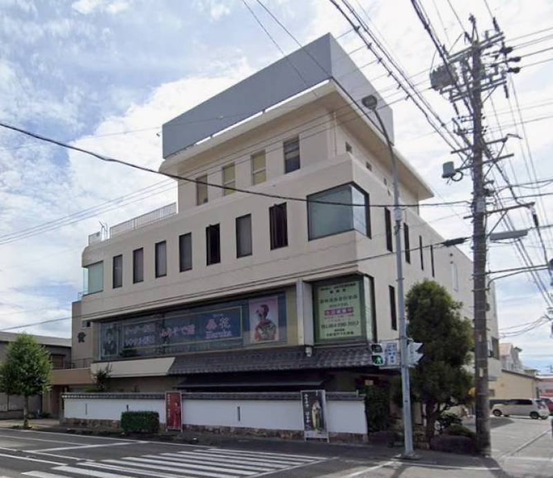 SBS通り沿いで視認性良好です。屋上広告利用応相談。