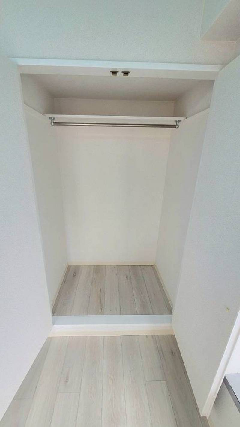 大きなクローゼットもあります。