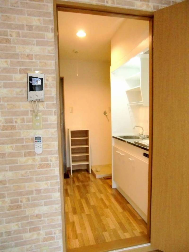 モニター付インターホンで顔を見てから自動ドアを解錠