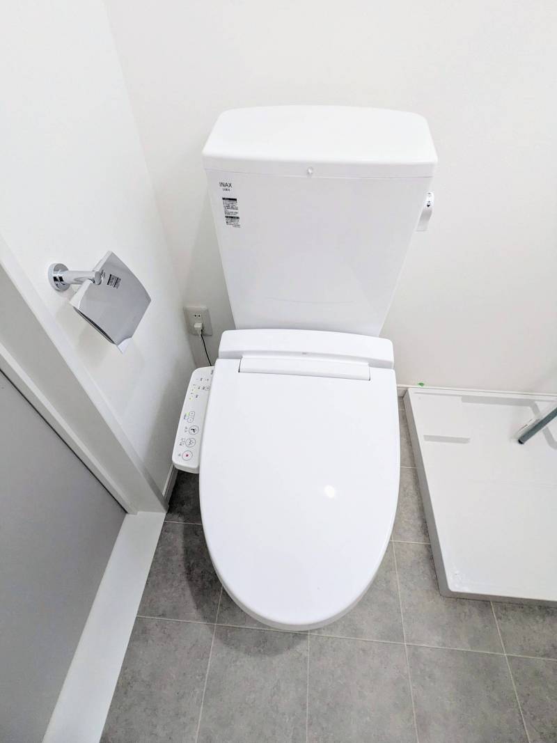 嬉しいバス・トイレ別！そしてウォシュレット付き！
