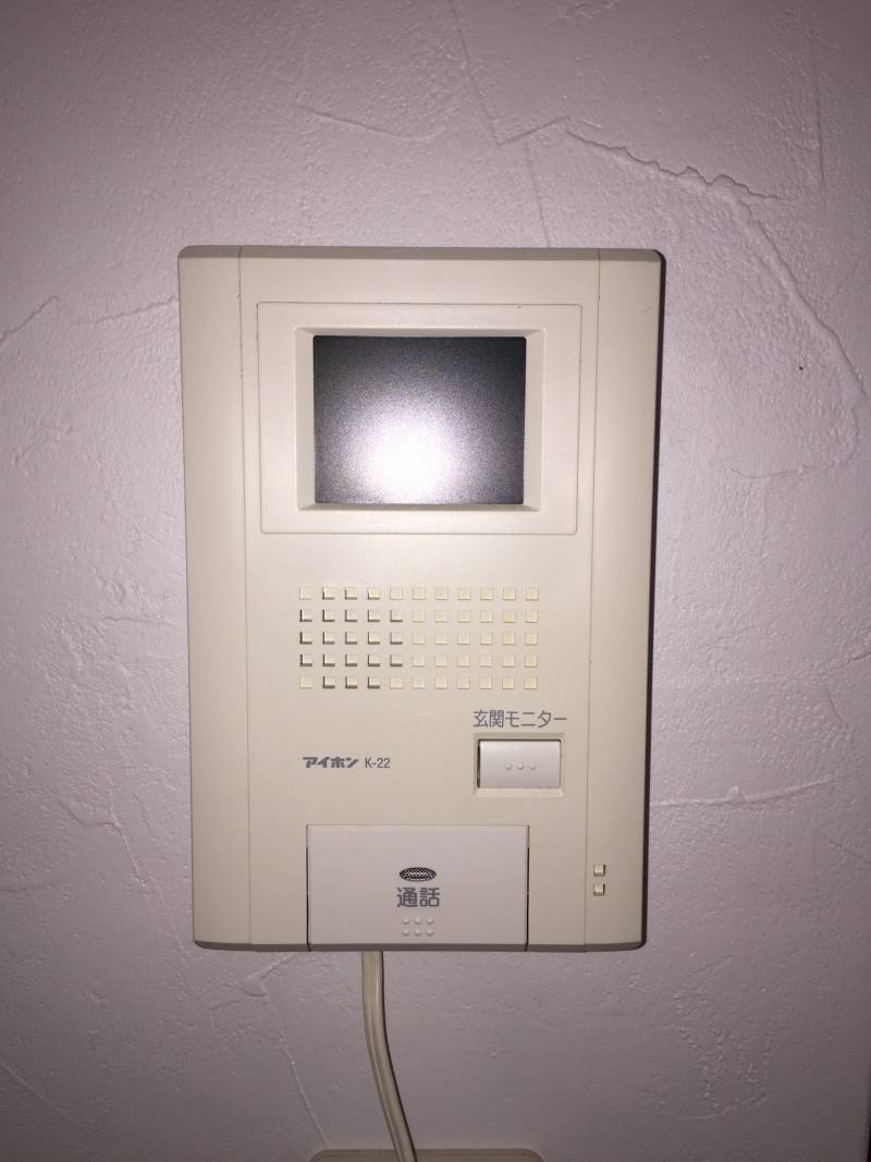 液晶ＴＶインターフォン〜洋間キッチン入口付近にあります