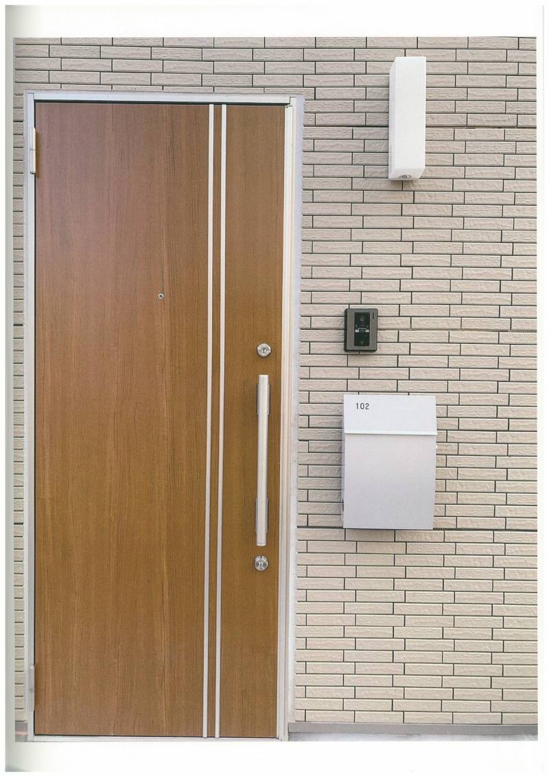 安心感のあるTVインターフォン付き玄関